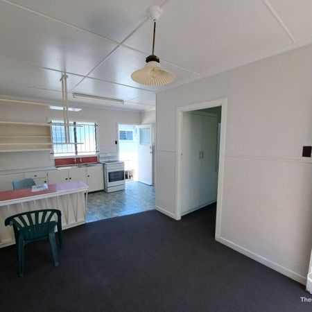 GREAT WEST END LOCATION NEAR BOUNDARY STREET SHOPS and RESTAURANTS - VIEW AT OPEN FOR INSPECTION - Photo 3