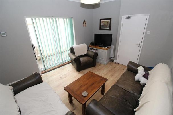 5 bedroom house to rent - Photo 1