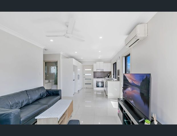 Modern 2-Bedroom Granny Flat in a Convenient Hebersham Location - Photo 1