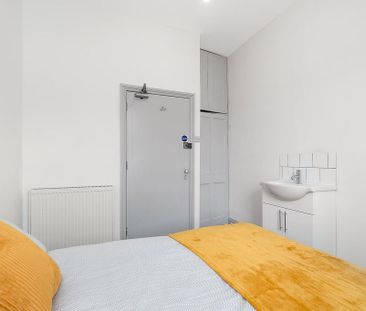 1 bedroom in a house share to rent - Photo 4