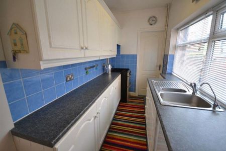 2 bedroom terraced house to rent - Photo 5