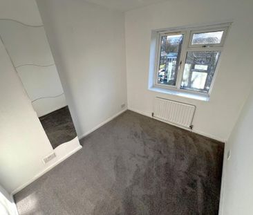 3 bedroom flat to rent - Photo 6