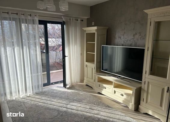 Apartament 3 camere Central, etaj 3, zona Sfanta Vineri - Fotografie 1