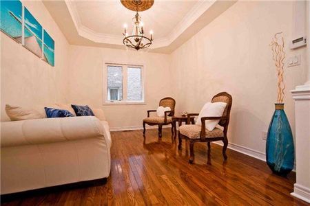 For Lease - 22 Aladdin Crescent, Richmond Hill, Ontario - Photo 5