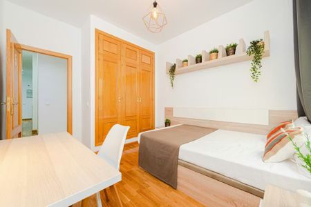 Calle de O'Donnell, Madrid, Community of Madrid 28009 - Photo 5