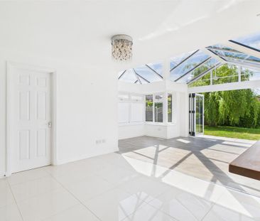 4 bedroom detached house to rent - Photo 4