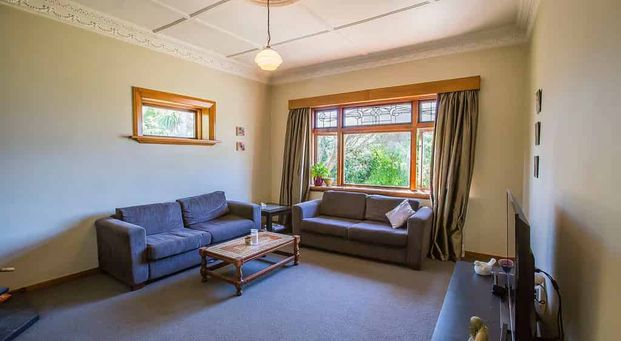 POWNALL ST, MSTN - 3 BDRM - $550 P/W - Photo 1