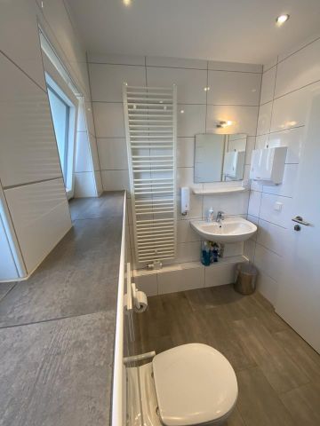 Sehr schöne frisch renovierte WG Zimmer zu vermieten in 3er WG - Foto 5