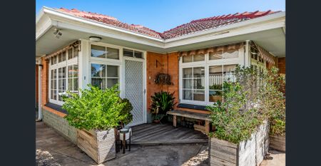 Pristine 2-Bedroom Unit in Ideal Location! - Photo 2