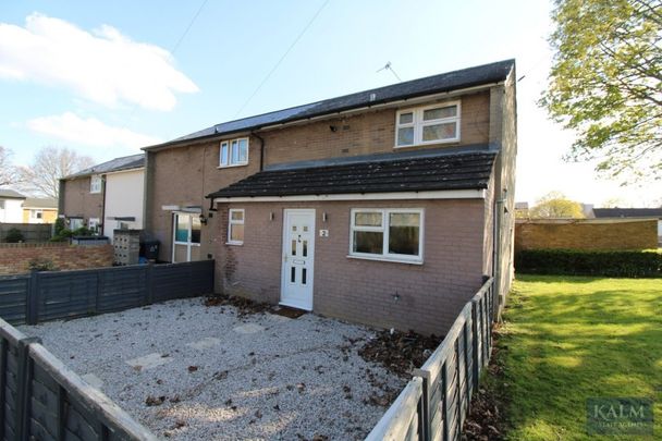 Ridgeway, Stevenage, Hertfordshire - Photo 1