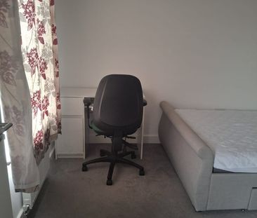 Room in a Shared House, Nottingham, NG8 - Photo 3