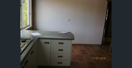 Highset 3 Bedroom Cottage with additional bedroom sleepout downstairs - Photo 3