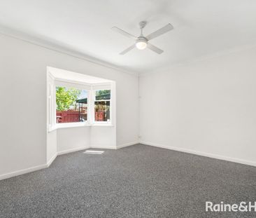 Charming 2-Bedroom Stone Frontage Cottage in Prestigious Dulwich - Photo 2