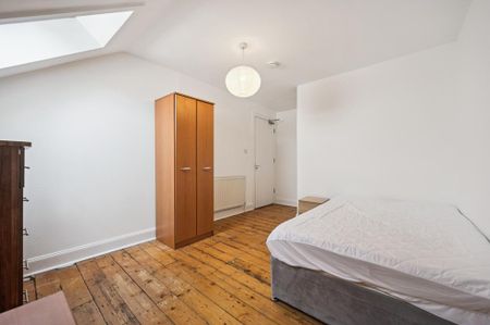 7 bedroom flat to rent - Photo 3