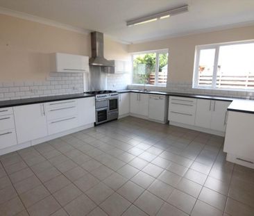 5 bedroom detached house to rent - Photo 3