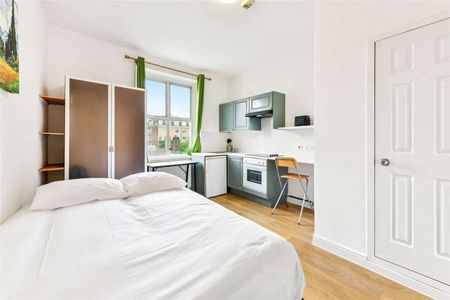 Studio flat in Earl's Court with shared garden - Photo 2