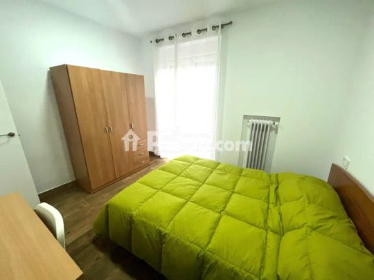 Piso en alquiler en Centro - Photo 1