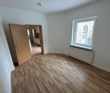 Helle Wohnung, Hochparterre mit Kamin und Einbauküche - Photo 5