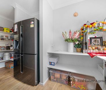 Modern Family Comfort in the Heart of Warralily Estate - Photo 5