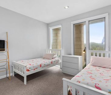 Resort Style Living With Panoramic Views - Fully Furnished - 12 mon... - Photo 5