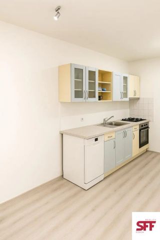 Pronájem nezařízeného bytu 3+kk o 73 m - Фото 3
