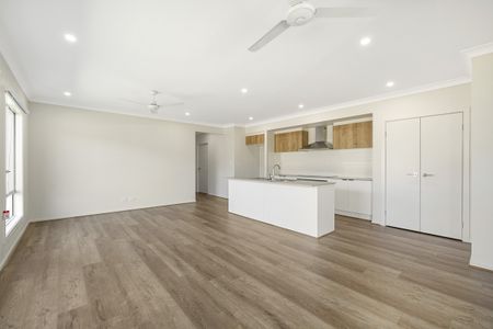 6 Dunmall Street, Glenvale QLD 4350 - House For Rent | Domain - Photo 5