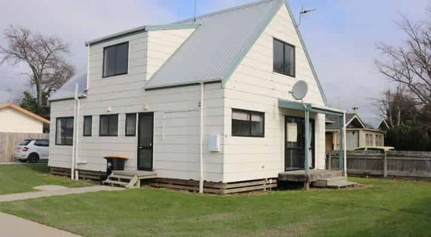 5 Bedroom Home - Photo 1