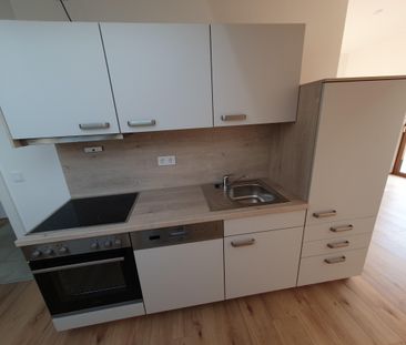 Exklusiv für betreutes Wohnen: Geförderte Altbauwohnung mit Balkon - Photo 5