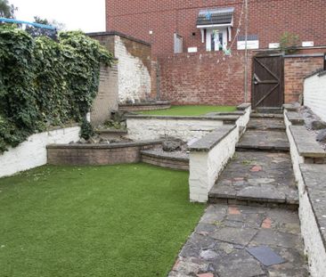 4 bedroom terraced house to rent - Photo 2