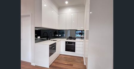 Brand new modern 2-Bedroom Bottom Flat in Prime Keiraville Location - Photo 5