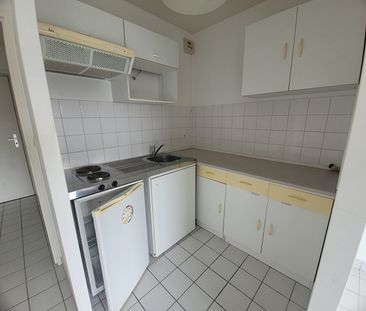 Location Appartement 1 pièce 24m² MONT ST AIGNAN 76130 - Photo 1