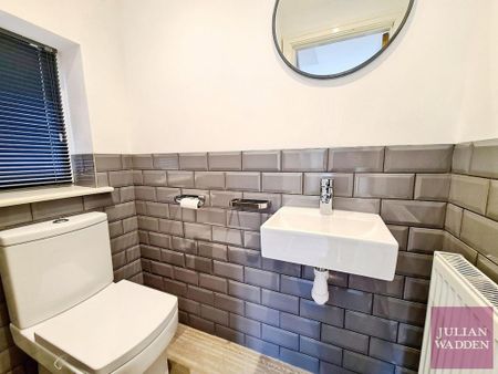 3 bedroom semi-detached house to rent - Photo 2