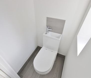 6 bedroom House To Let - Photo 2