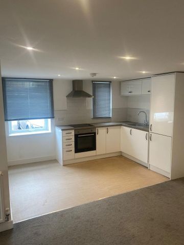 2 bedroom flat to rent - Photo 4