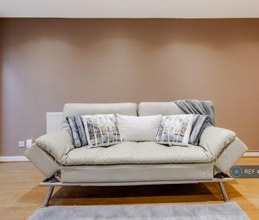 2 bedroom end of terrace house to rent - Photo 1