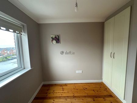 Apartment to rent in Galway, Ballymoneen Rd - Photo 3