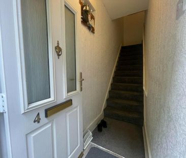 3 bedroom flat to rent - Photo 5