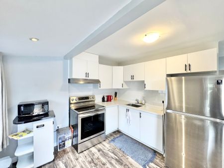 For Lease - 27 Beech Street, Ajax, Ontario - Photo 2