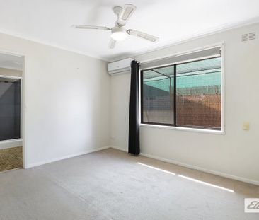 Four bedroom family living! - Photo 2