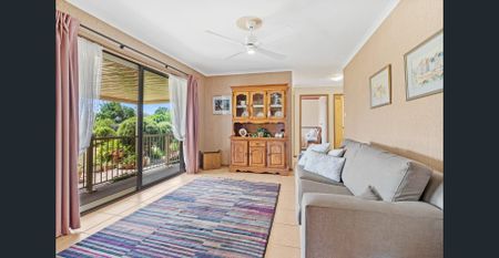 Modern Family Living in a Quiet, Sought-After Ruse Pocket! - Photo 3