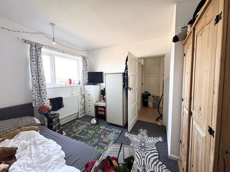 Holloway Avenue - Photo 4