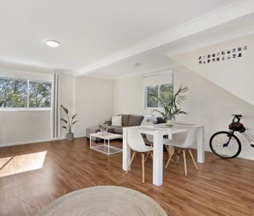 Beachside Living in a Dual Level Home - Photo 3