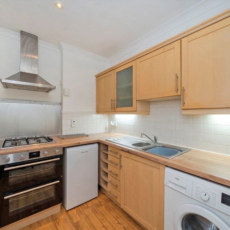 Allfarthing Lane, SW18 2PG, London - Photo 1