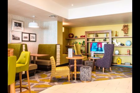 2 Bed Flat, Kings Road, BN1 - Photo 2