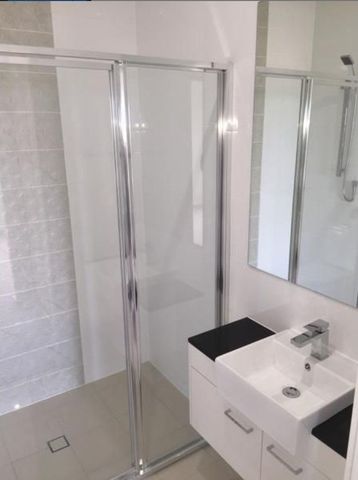 Modern Apartment with Stunning Views – Sky Gardens Building - Photo 4