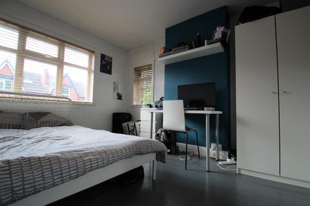 Manor Terrace, Hyde Park, LS6 1BU, Leeds - Photo 4