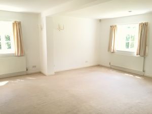Monthly Rental Of £1,500 - Photo 1