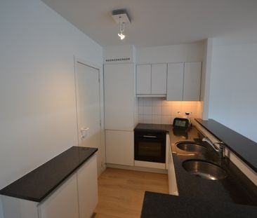 Volledig gerenoveerd 2 slaapkamer appartement met vrij uitzicht te ... - Photo 3