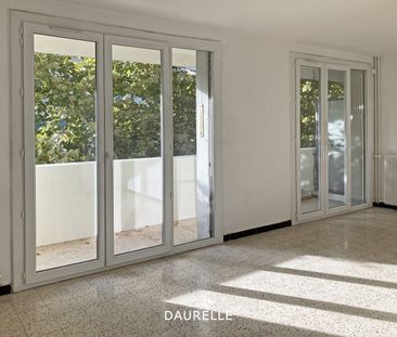 Location Appartement 3 pièces 72m² CHATEAURENARD 13160 - Photo 5