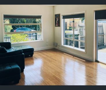 Furnished Comfort in Quiet Court – $410 per week. - Photo 1